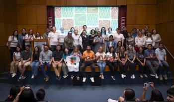 COM ASAS E RAÍZES, ARGENTINA